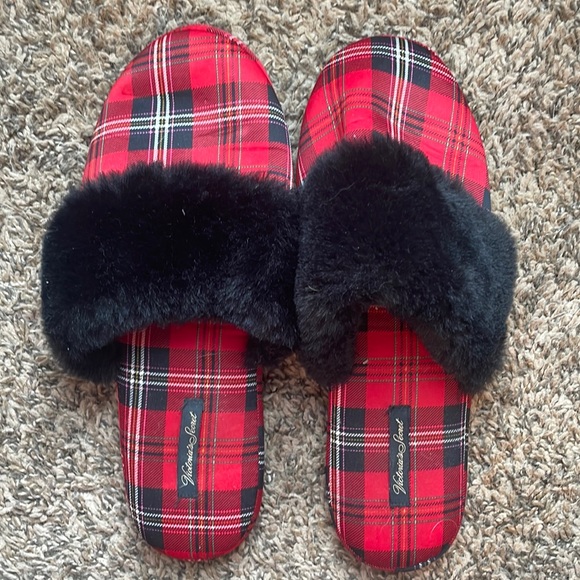 Vs slippers - Picture 1 of 1